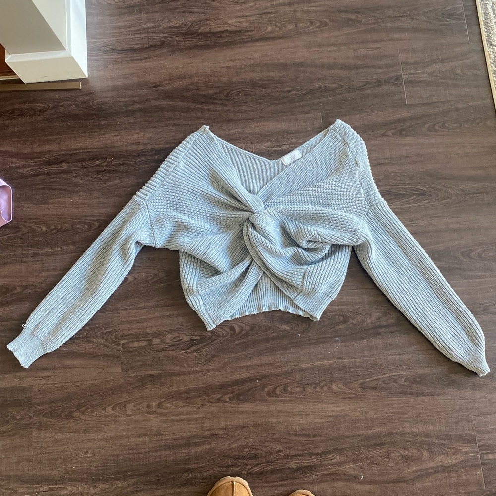 sweater - Picture 2 of 5